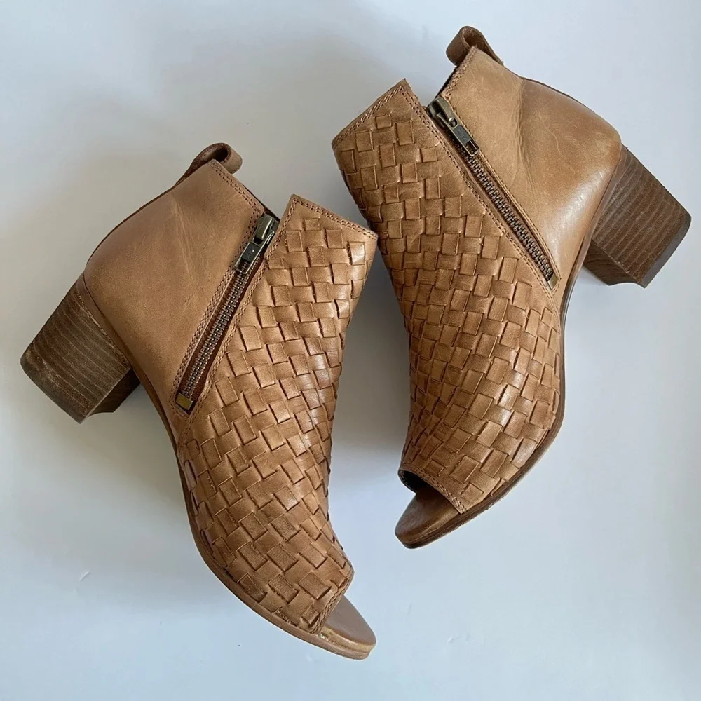 Naughty Monkey Brown Leather Woven Ankle Booties Size 6.5
